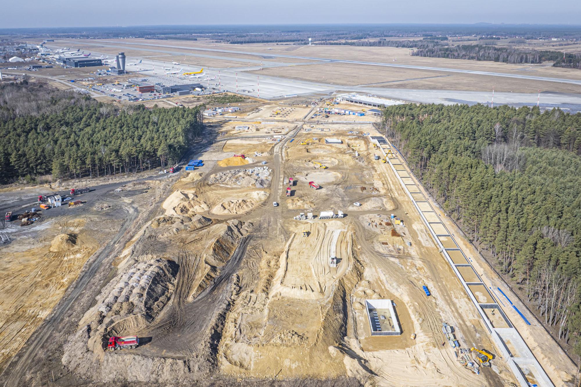 Luty 2025 - budowa węzła multimodalnego do przeładunku towarów i paliw / Program inwestycyjny Katowice Airport 2024–2032