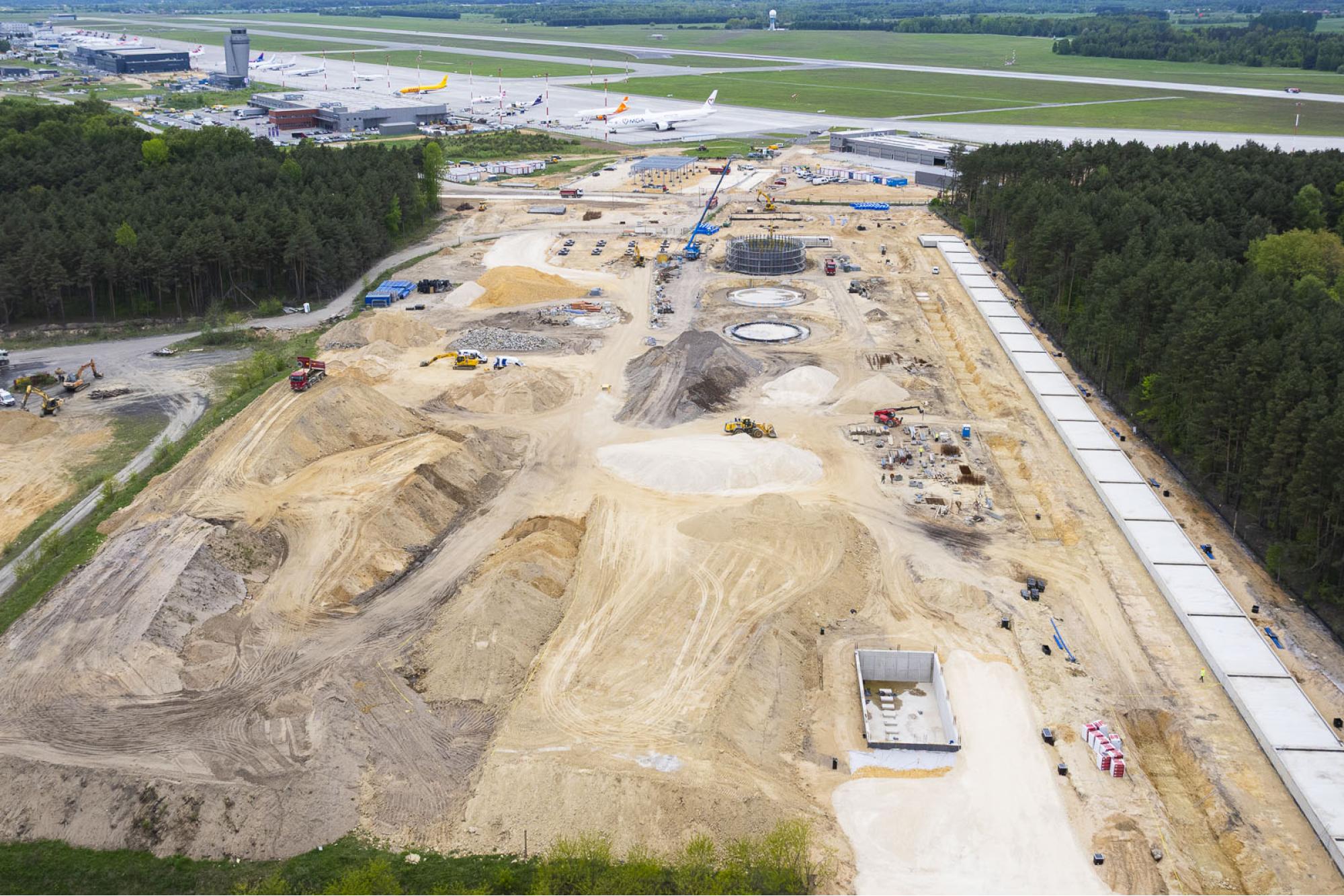 Kwiecień 2025 - budowa węzła multimodalnego do przeładunku towarów i paliw / Program inwestycyjny Katowice Airport 2024–2032