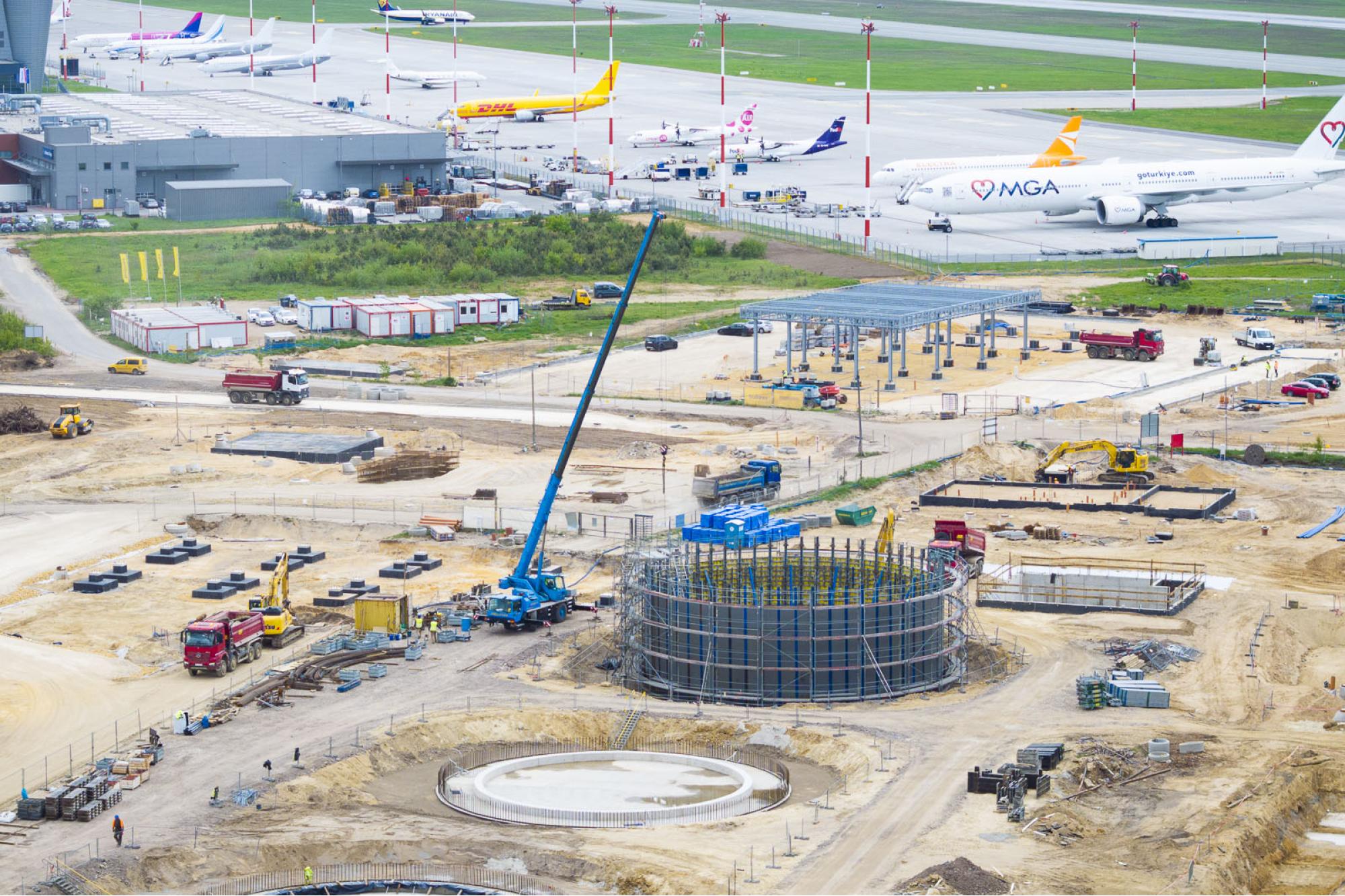 Kwiecień 2025 - budowa węzła multimodalnego do przeładunku towarów i paliw / Program inwestycyjny Katowice Airport 2024–2032