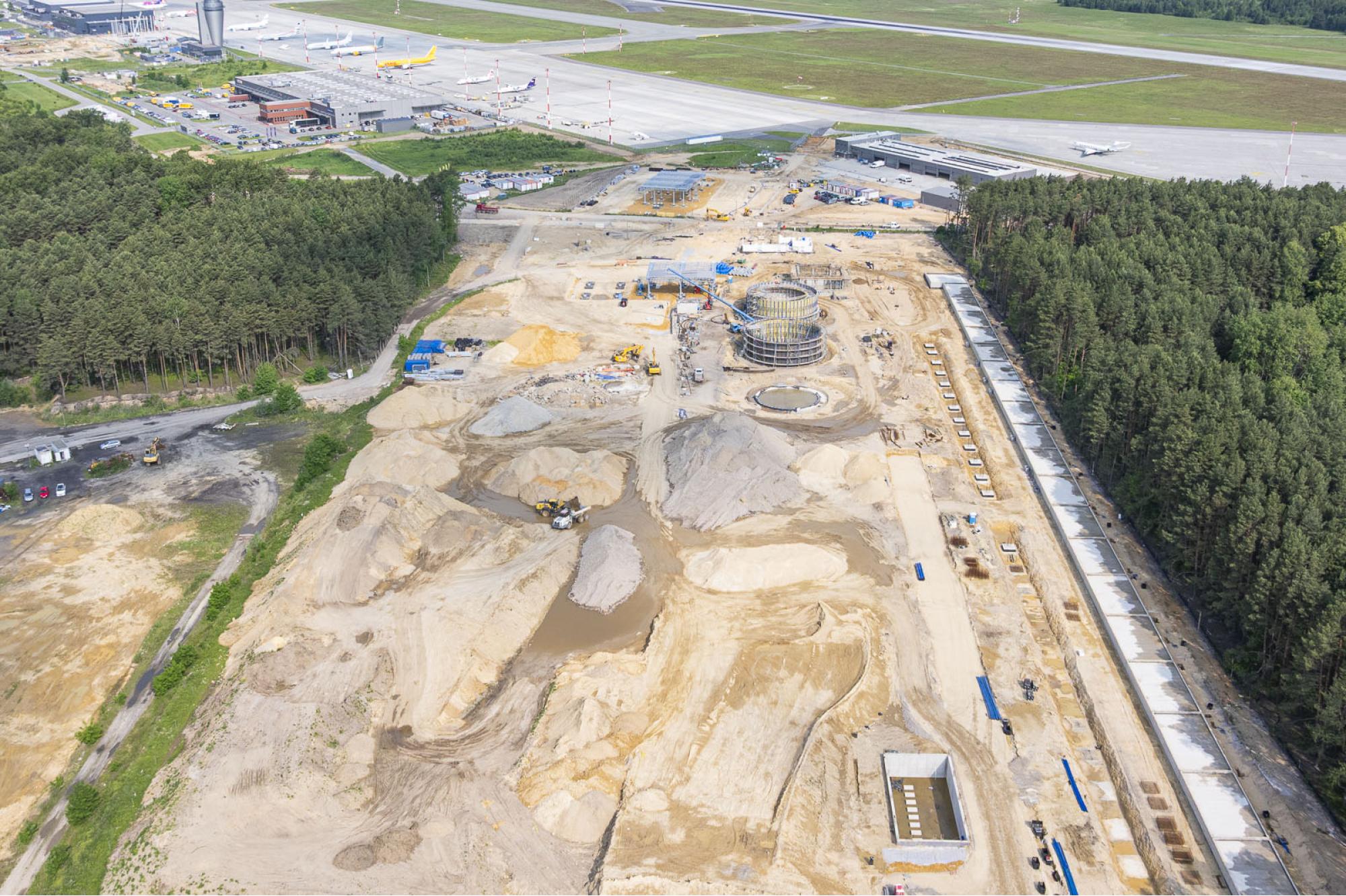 Maj 2025 - budowa węzła multimodalnego do przeładunku towarów i paliw / Program inwestycyjny Katowice Airport 2024–2032