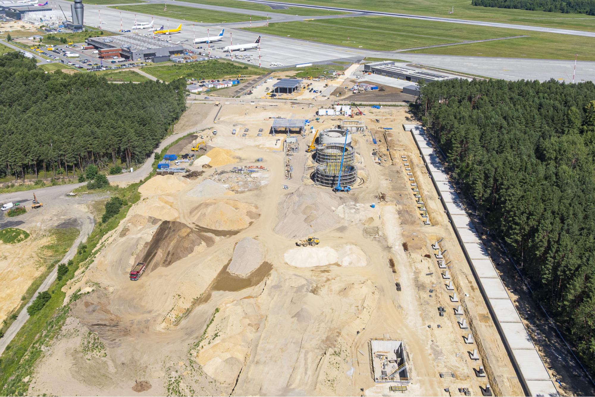 Czerwiec 2025 - budowa węzła multimodalnego do przeładunku towarów i paliw / Program inwestycyjny Katowice Airport 2024–2032