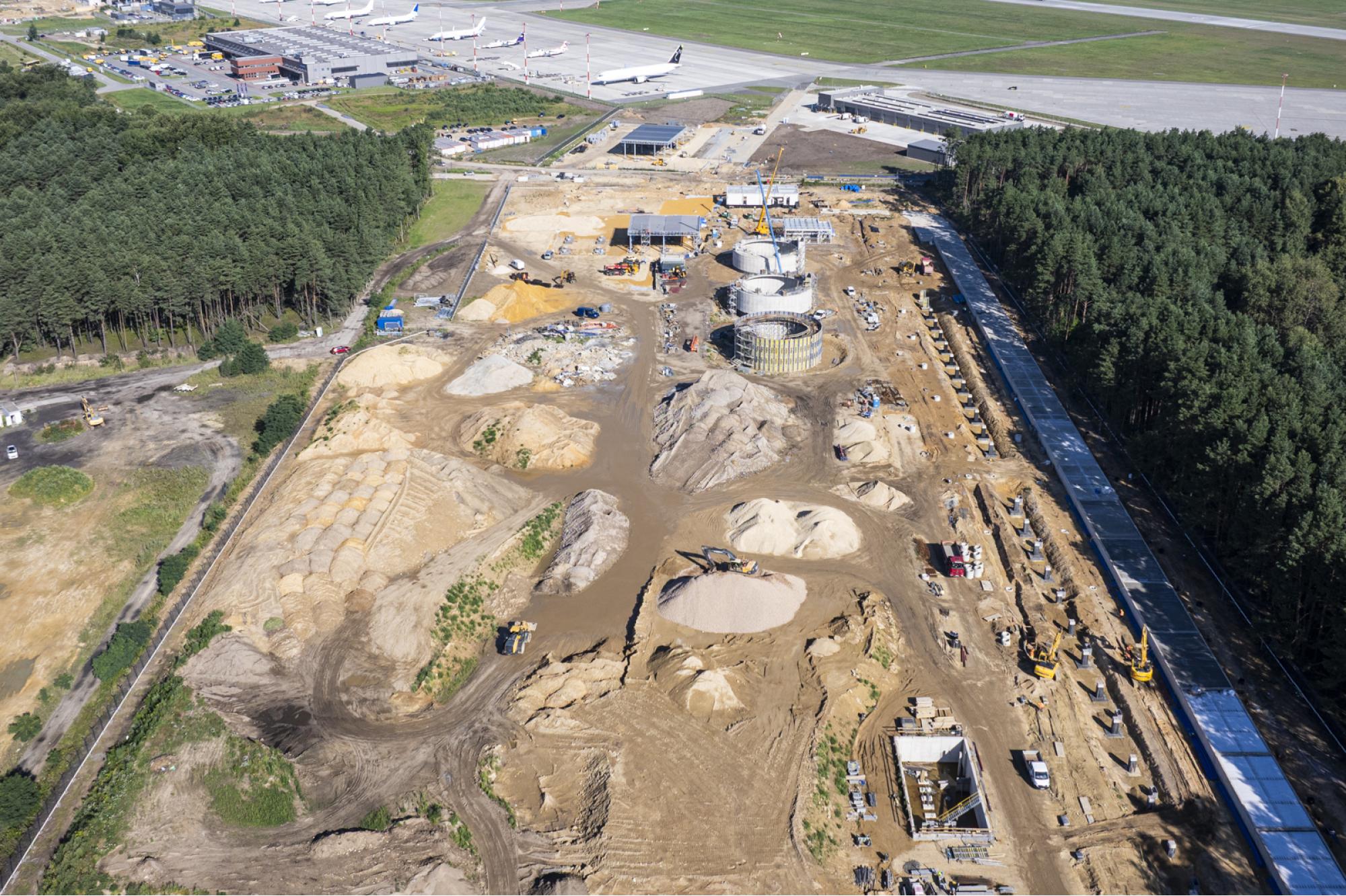 Lipiec 2025 - budowa węzła multimodalnego do przeładunku towarów i paliw / Program inwestycyjny Katowice Airport 2024–2032