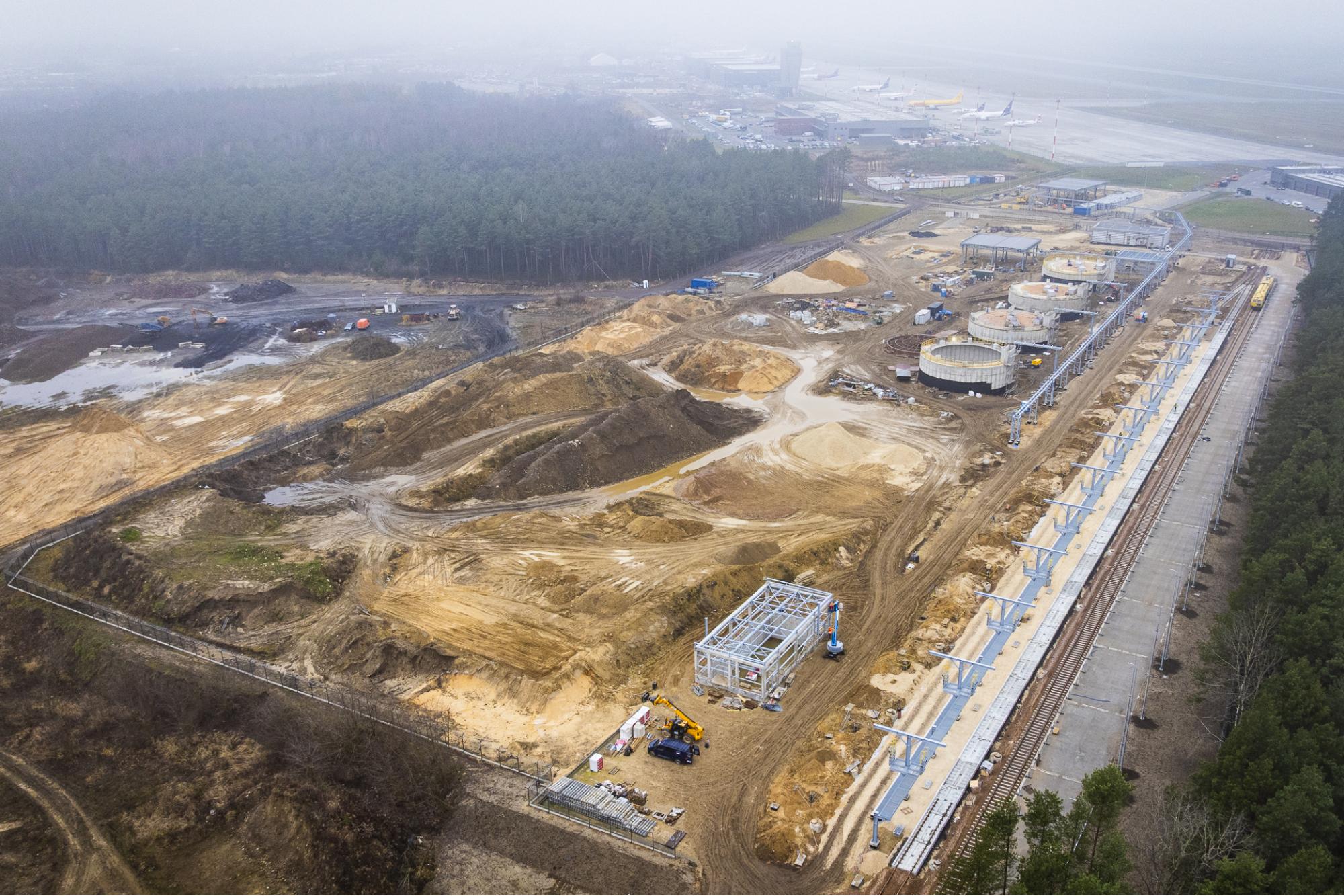 Grudzień 2025 - budowa węzła multimodalnego do przeładunku towarów i paliw / Program inwestycyjny Katowice Airport 2024–2032