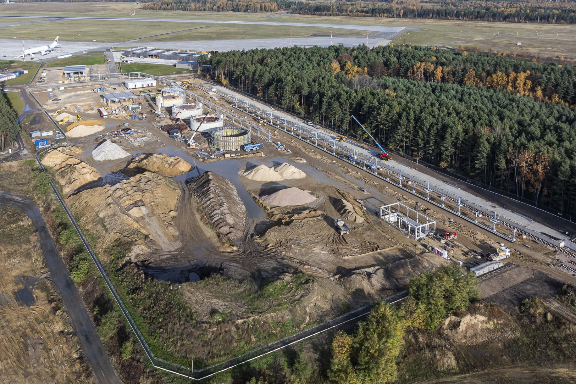 Październik 2025 - budowa multimodalnego węzła przeładunku towarów i paliw / Program inwestycyjny Katowice Airport 2024–2032