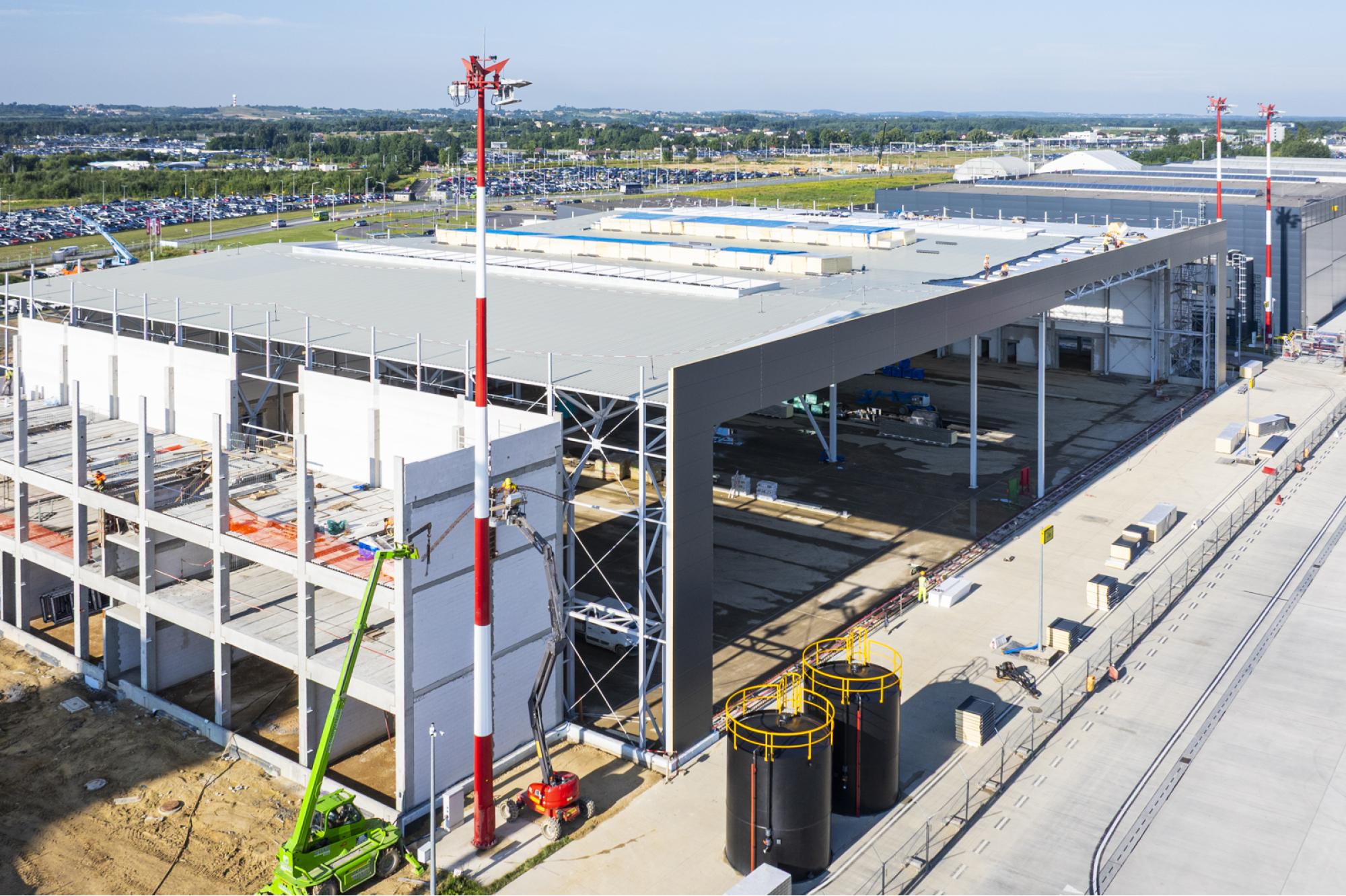 Lipiec 2025 - Budowa hangaru H4 / Program inwestycyjny Katowice Airport 2024–2032