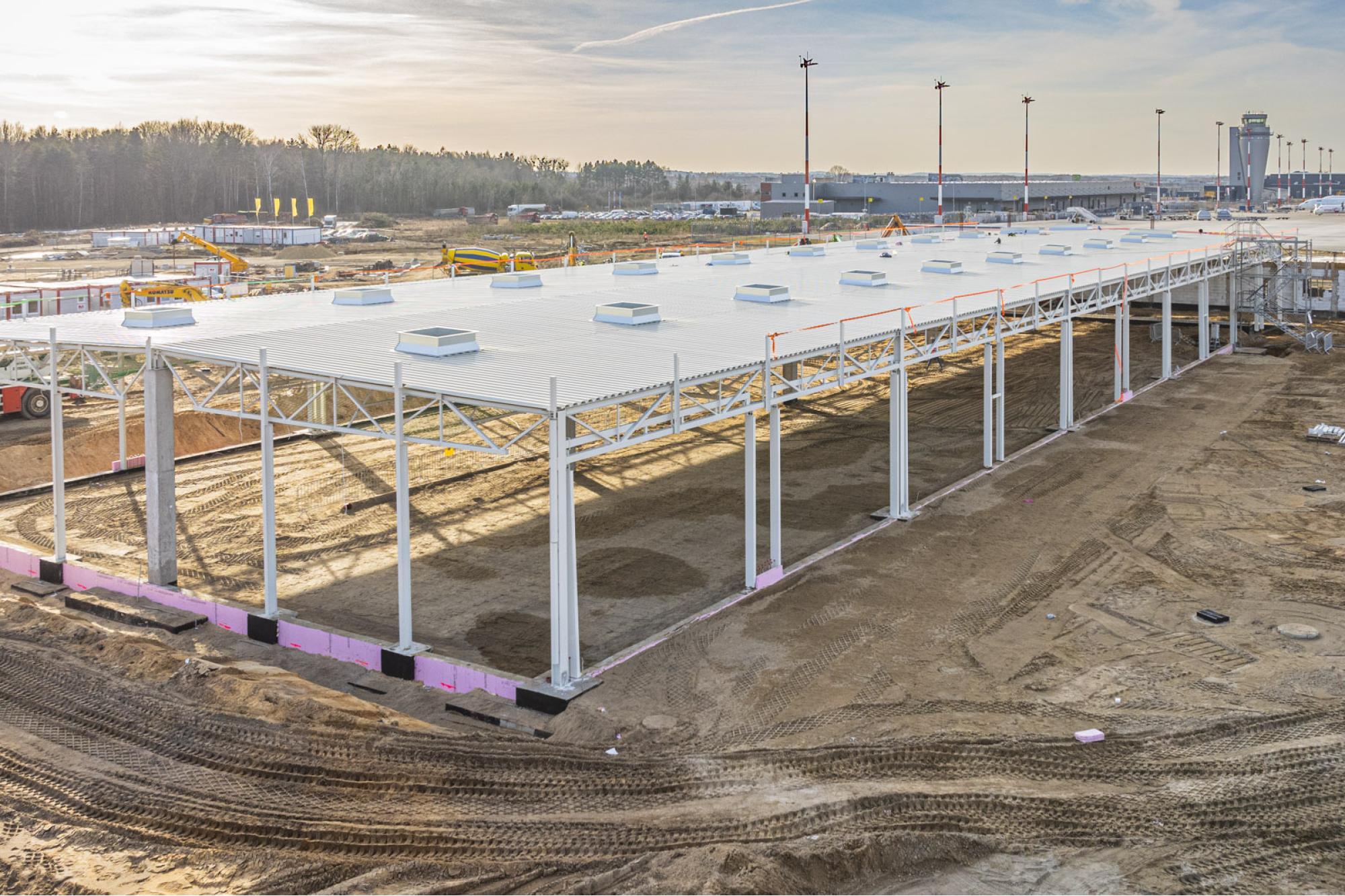 Budowa nowej bazy służb utrzymania lotniska - styczeń 2025 / Program inwestycyjny Katowice Airport 2024–2032