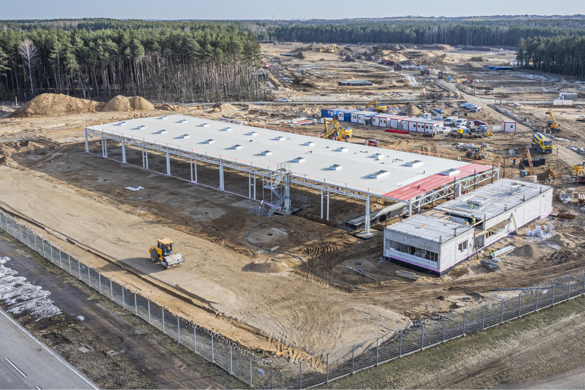Budowa nowej bazy służb utrzymania lotniska - styczeń 2025 / Program inwestycyjny Katowice Airport 2024–2032
