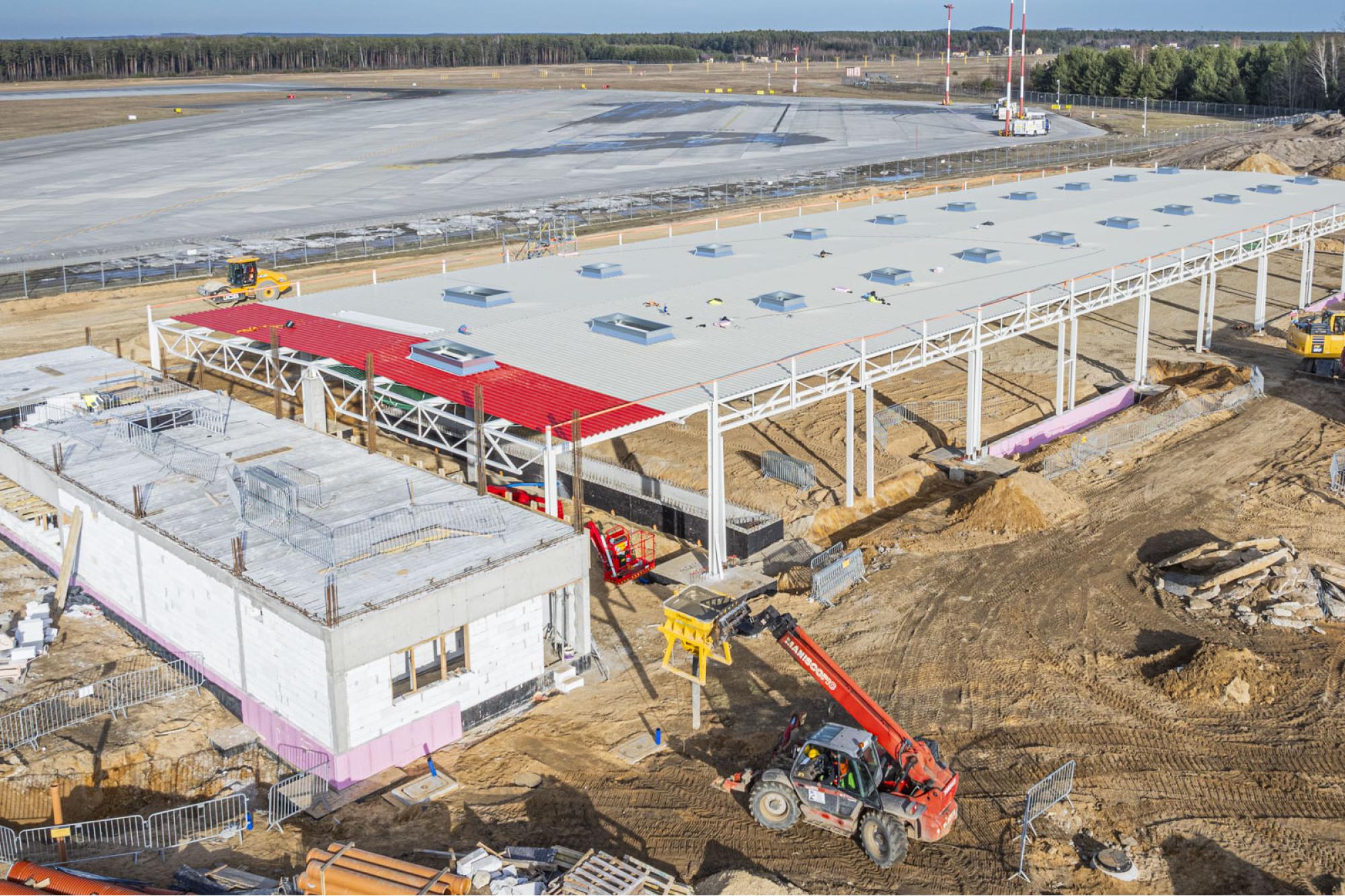 Budowa nowej bazy służb utrzymania lotniska - styczeń 2025 / Program inwestycyjny Katowice Airport 2024–2032