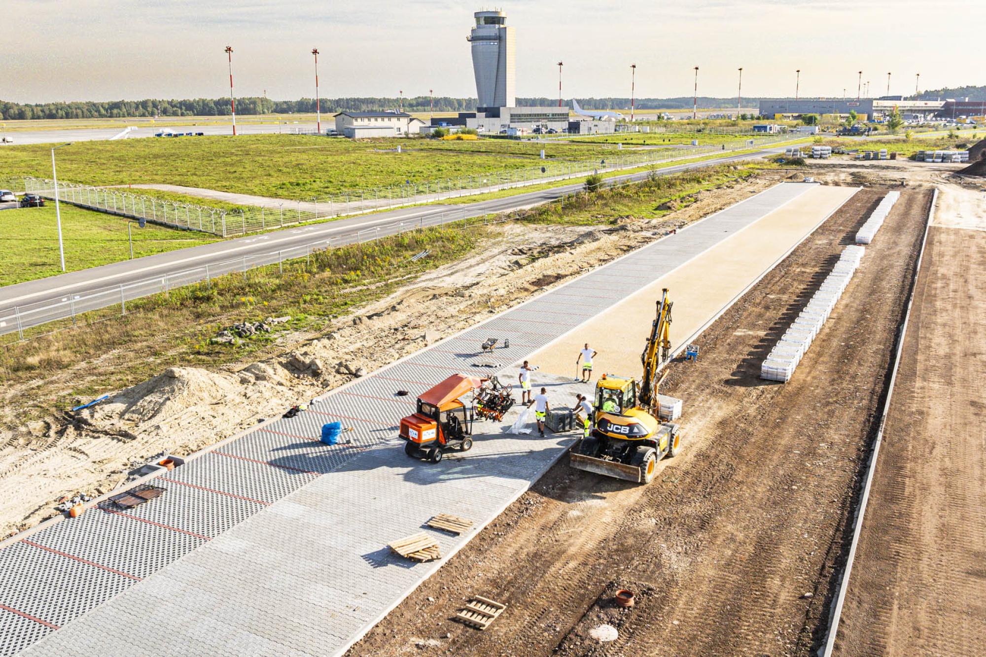 Wrzesień 2024 - budowa parkingu P5 (etap I) / Program inwestycyjny Katowice Airport 2024–2032