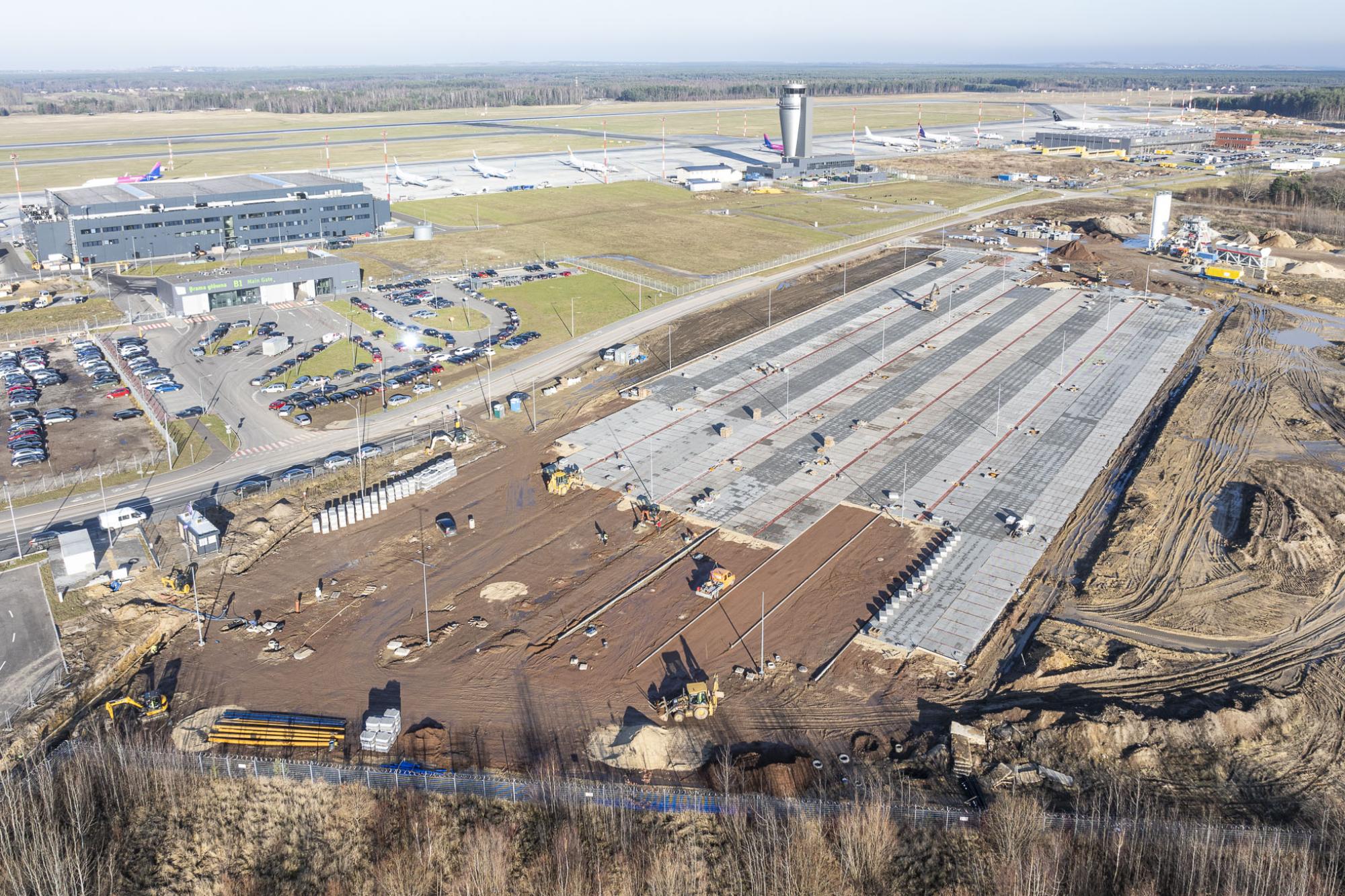 Grudzień 2024 - budowa parkingu P5 (etap I) / Program inwestycyjny Katowice Airport 2024–2032