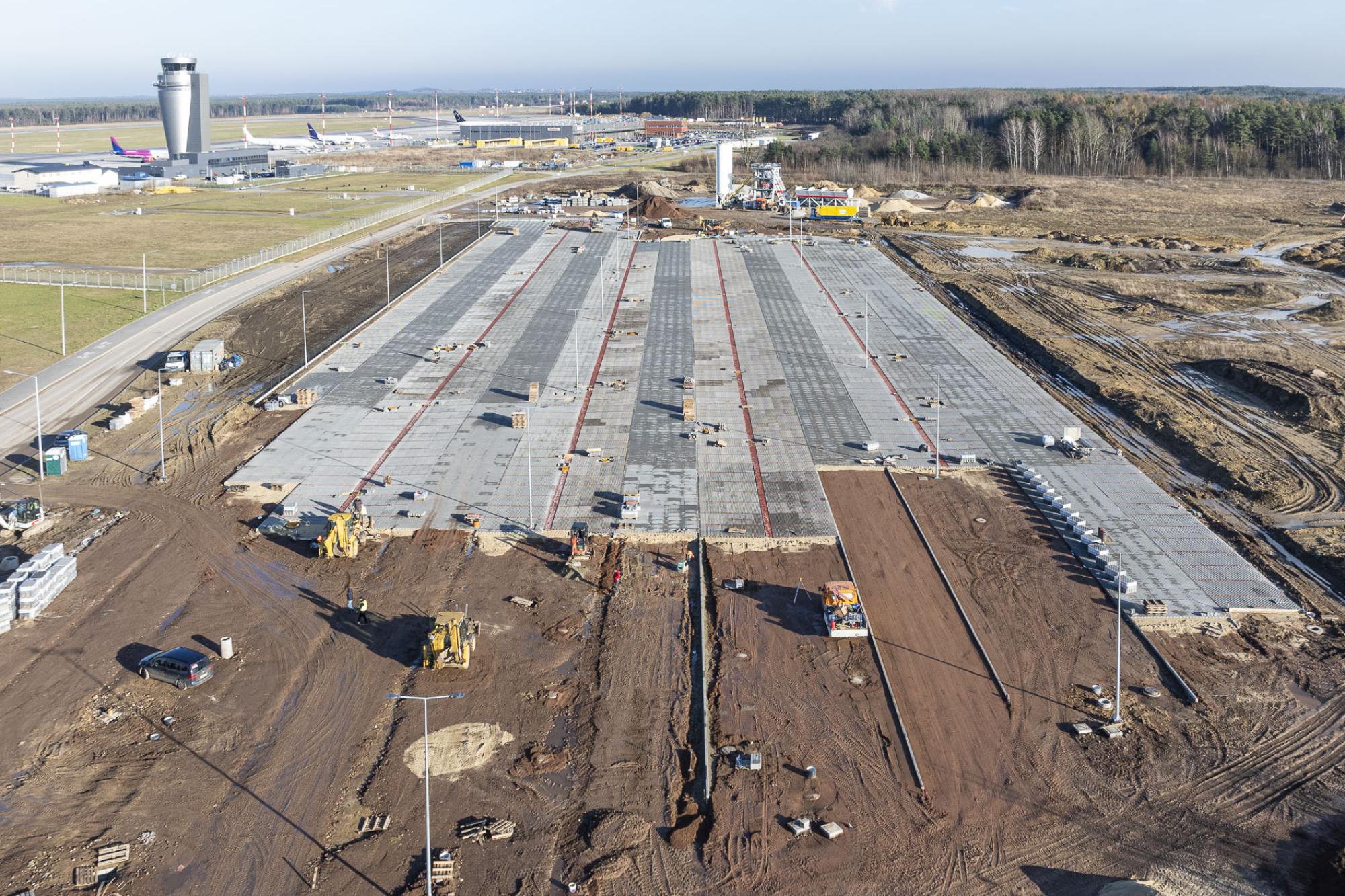 Grudzień 2024 - budowa parkingu P5 (etap I) / Program inwestycyjny Katowice Airport 2024–2032
