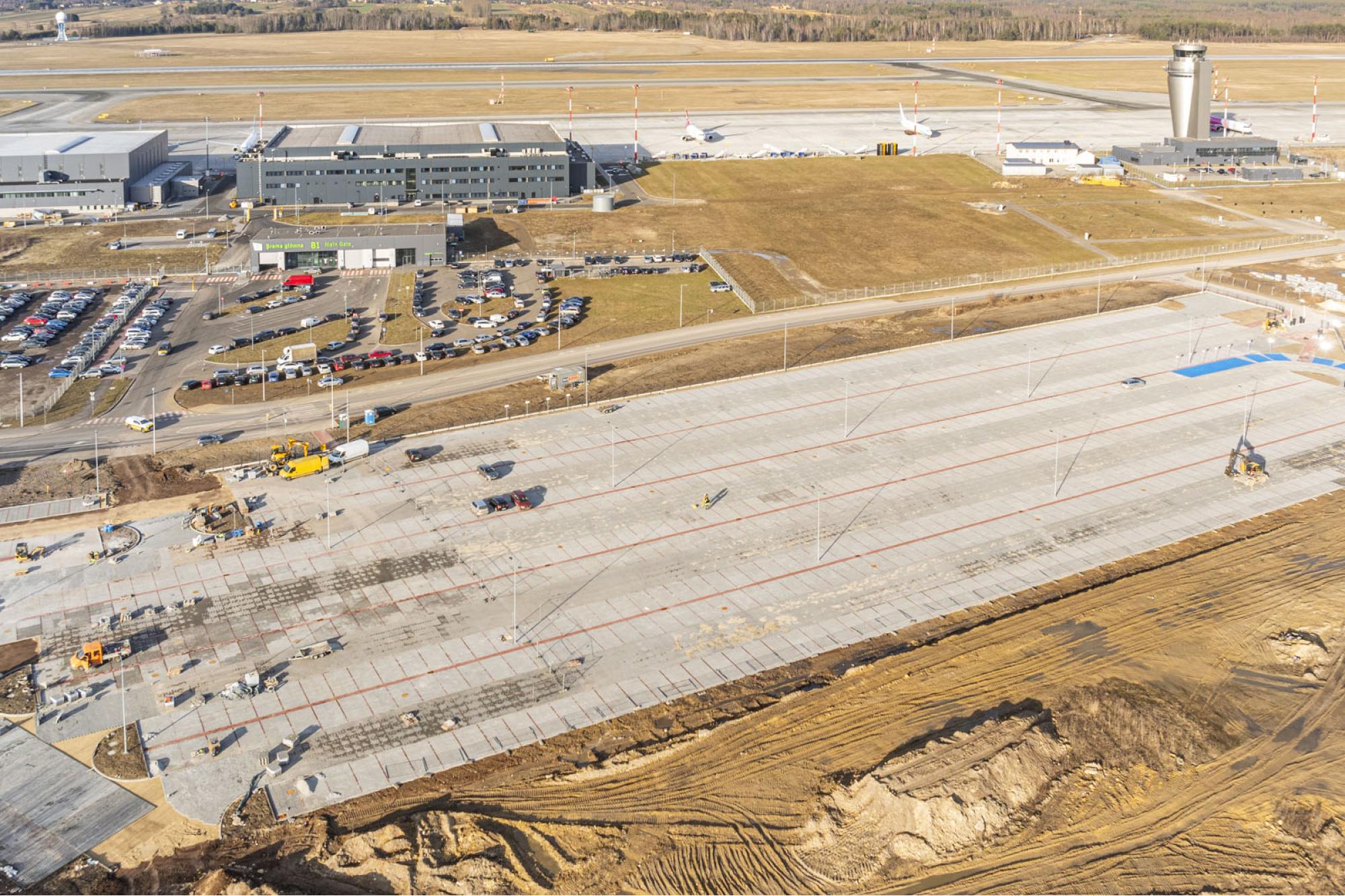 Styczeń 2025 - budowa parkingu P5 (etap I) / Program inwestycyjny Katowice Airport 2024–2032