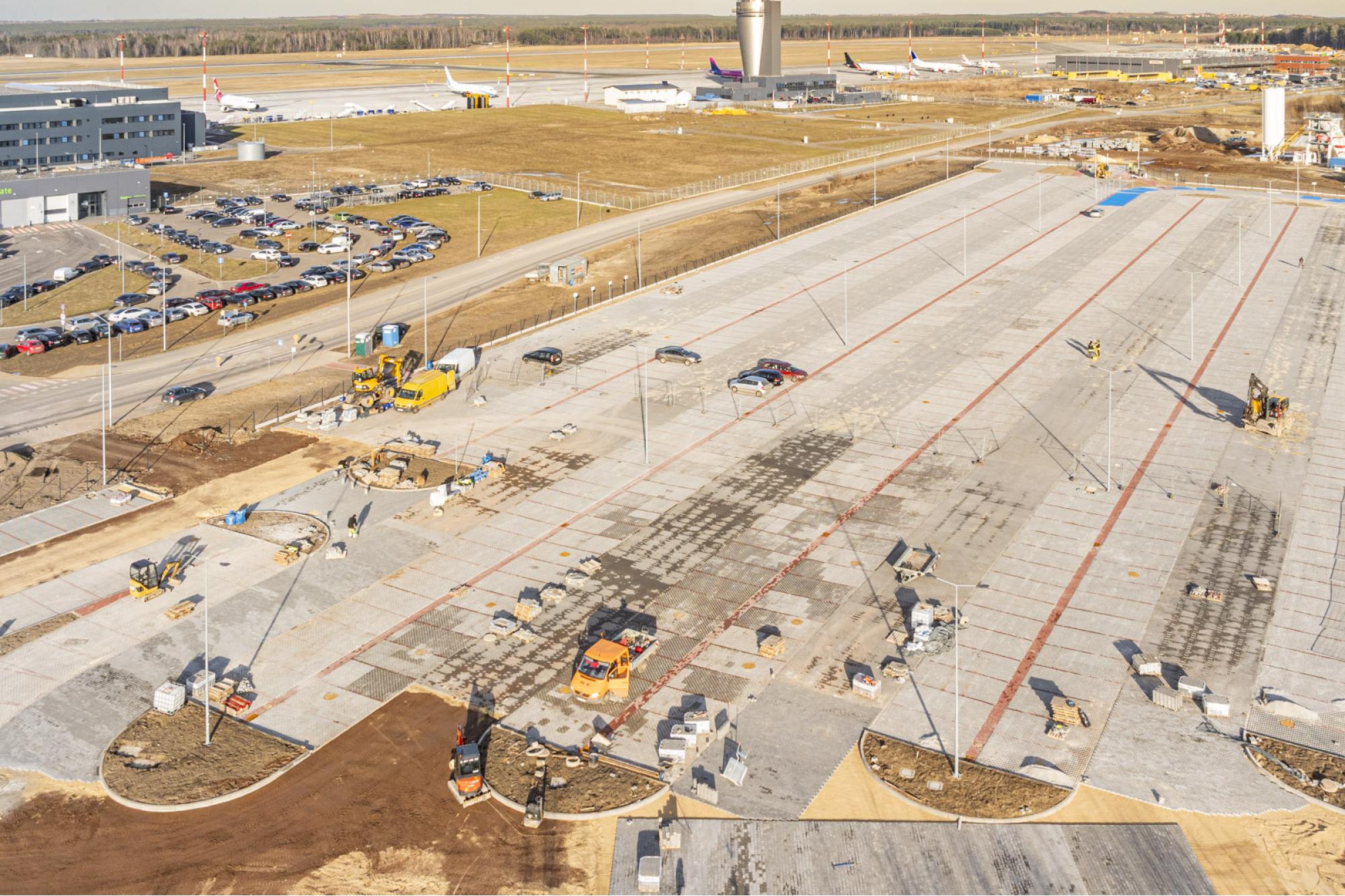 Styczeń 2025 - budowa parkingu P5 (etap I) / Program inwestycyjny Katowice Airport 2024–2032