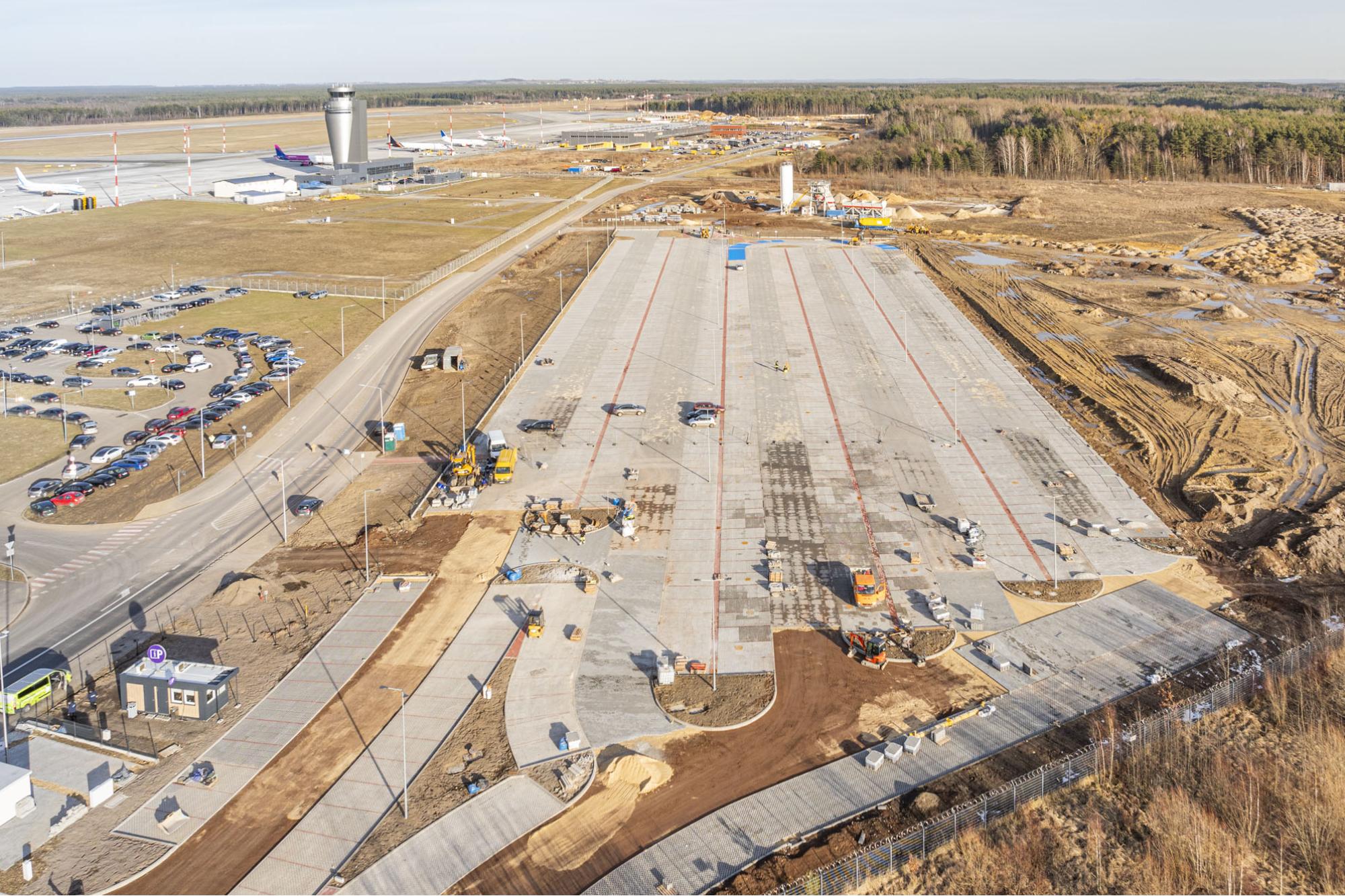 Styczeń 2025 - budowa parkingu P5 (etap I) / Program inwestycyjny Katowice Airport 2024–2032